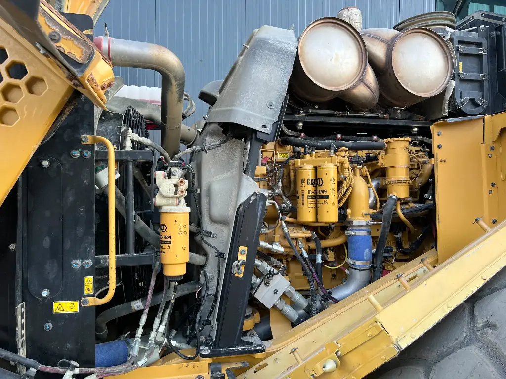 CATERPILLAR-980M-2015-206391-31-L.webp
