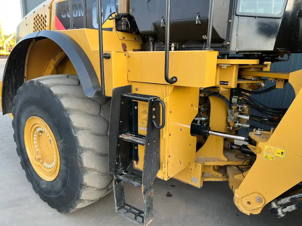 CATERPILLAR-980M-2015-206391-18-L.webp