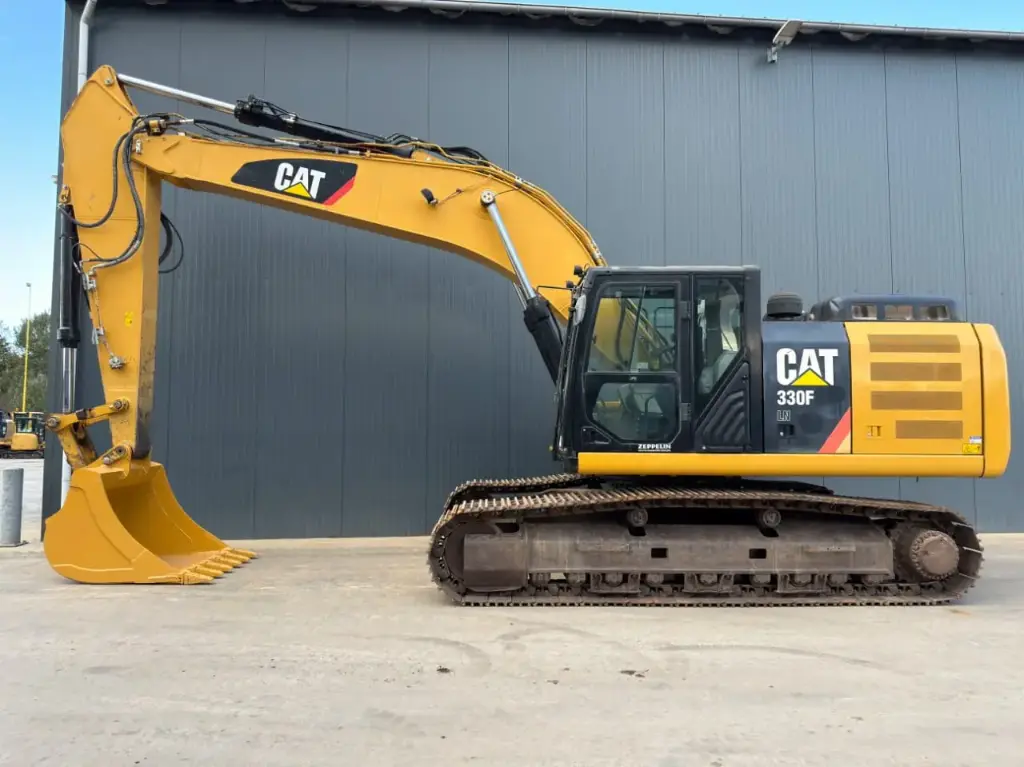 CAT 330 EXCAVATOR